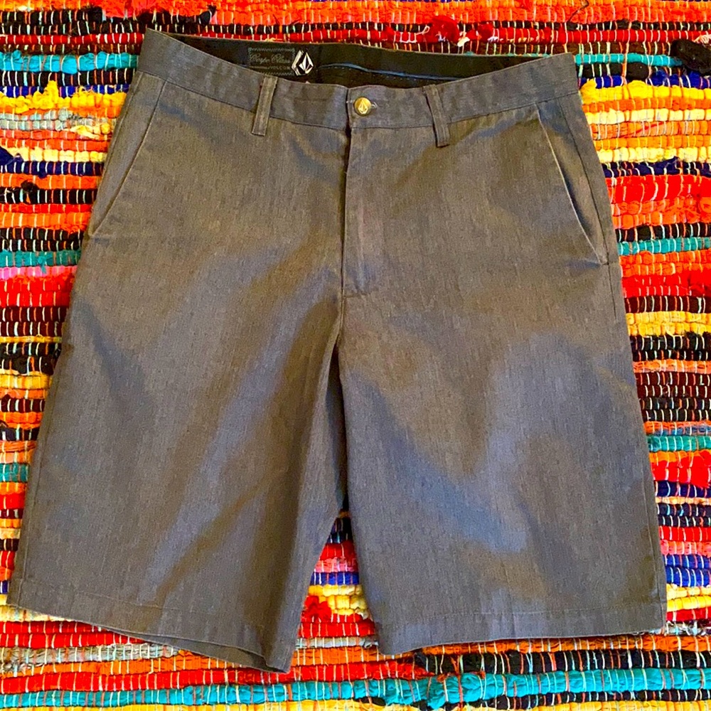 Men’s Volcom shorts